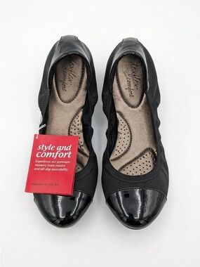 dexflex comfort Black Women's Slip-On Ballet Flats with Glossy Cap Toe